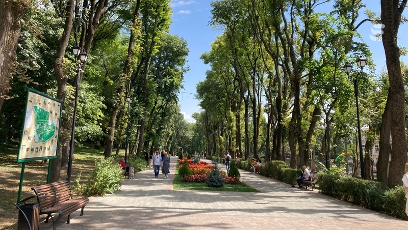 Более 120 тыс. кв. м обработали от клещей в Ессентуках в Курортном парке