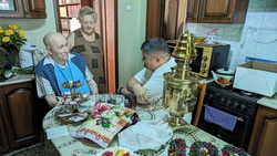 Жителя Ессентуков поздравила со 100-летием администрация города