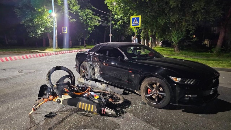 Автомобиль сбил подростка на мотоцикле в Ессентуках