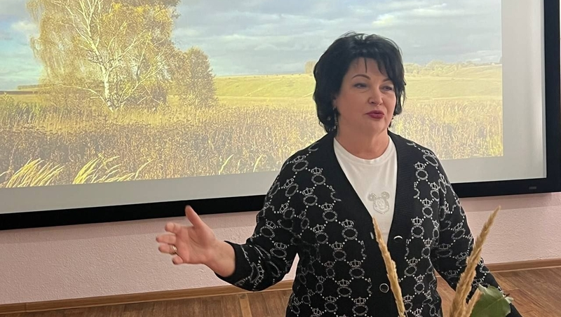 Школьники Ессентуков устроили концерт в честь Дня рождения Сергея  Есенина 