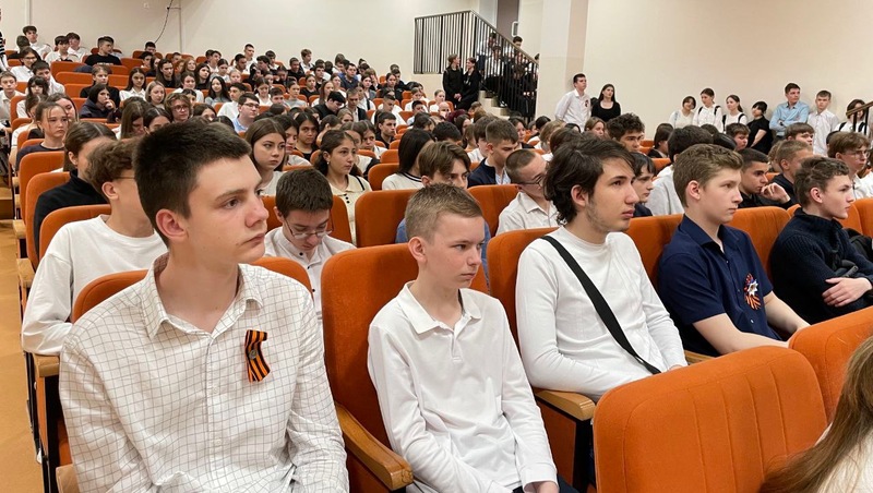 Ессентукским подросткам рассказали, как наказывают за экстремизм и наркотики