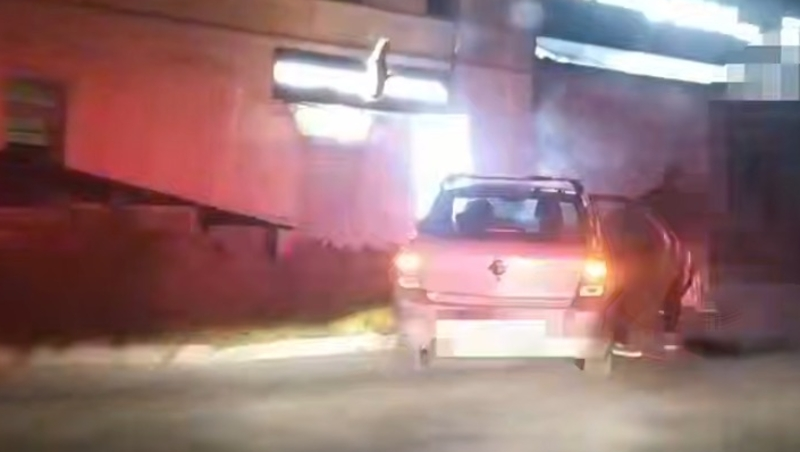 Врезавшего в светофорный столб пьяного угонщика задержали в Ессентуках