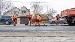Коммунальные службы чинят дороги после ремонта сетей в Ессентуках
