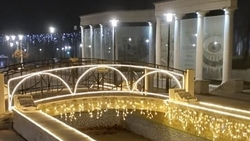 Курортный бульвар в Ессентуках начали украшать к Новому году  