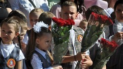 Более 1000 ессентукских семей получили помощь при покупке школьных товаров