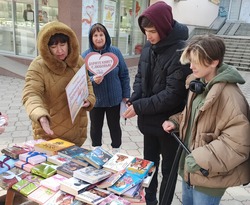262 жителя Ессентуков подарили библиотекам города почти 1000 книг