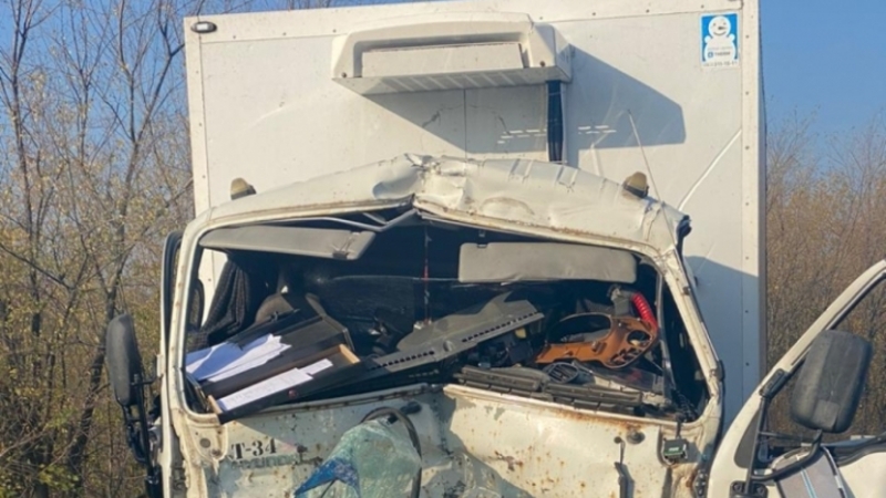 На Ставрополье в ДТП грузовика с патрульным авто пострадали трое