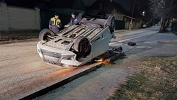 Пассажир пострадал в перевернувшемся автомобиле в Ессентуках