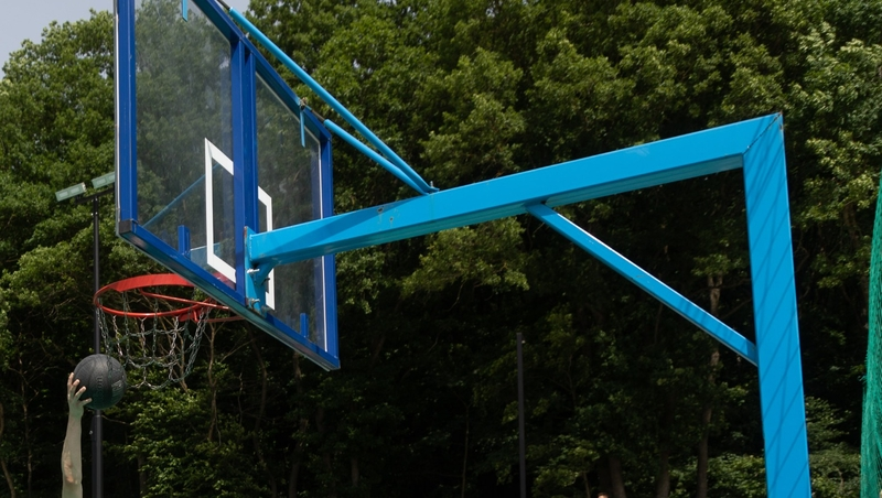 Повреждённые вандалами баскетбольные кольца заменили в Ессентуках
