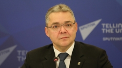 Губернатор Владимиров поздравил ставропольских женщин с Днём матери