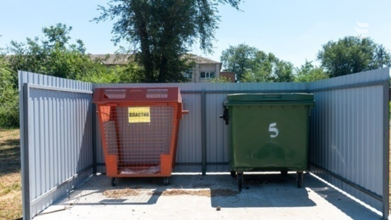 Поваленные после сильного ветра ограждения приведут в порядок в Ессентуках 