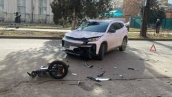 Водитель электровелосипеда получил травмы в ДТП с автомобилем в Ессентуках
