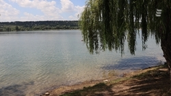 Спасатели прекратили купание троих нарушителей на озере в Ессентуках