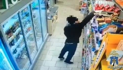 Рецидивисту из Ессентуков вменяют кражи сладостей и одежды на 30 тыс. рублей