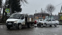 Трое детей пострадали в столкновении грузовой «Газели» и ВАЗа в Ессентуках