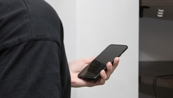 Ессентучанин разбил телефон женщины за отказ в знакомстве 