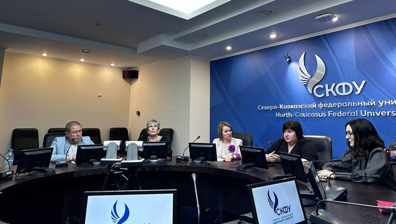 Замминистра здравоохранения Ставрополья встретилась с волонтёрами-медиками