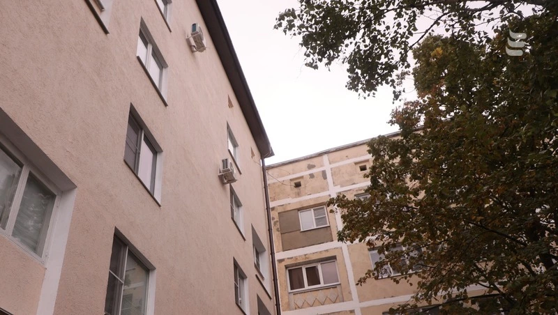Плоскую крышу в МКД отремонтировали в Ессентуках