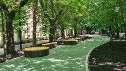 Благоустройство сквера по улице Анджиевского завершают в Ессентуках 