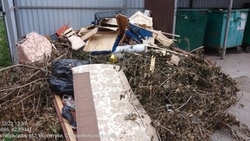 Свалки на контейнерных площадках продолжают устранять в Ессентуках 