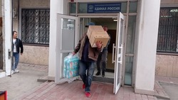 Владелец магазина одежды в Ессентуках передал весь товар беженцам из ДНР и ЛНР