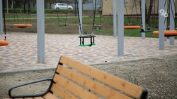 В сквере Приозёрном Ессентуков обновляют детскую площадку